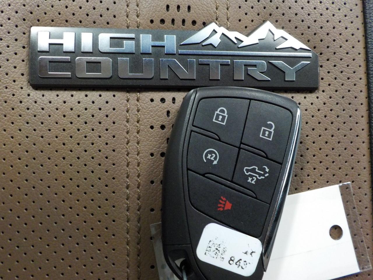 Chevrolet Silverado 2500HD 4WD Crew Cab 159" High Country 2024