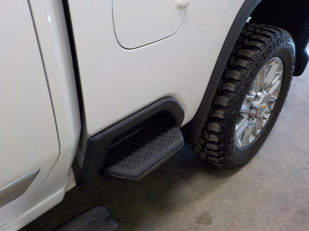 Chevrolet Silverado 2500HD 4WD Crew Cab 159" High Country 2024