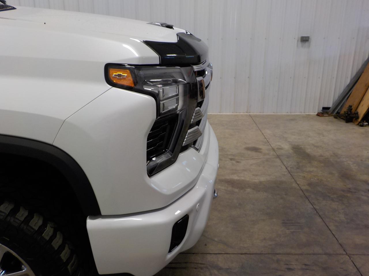 Chevrolet Silverado 2500HD 4WD Crew Cab 159" High Country 2024