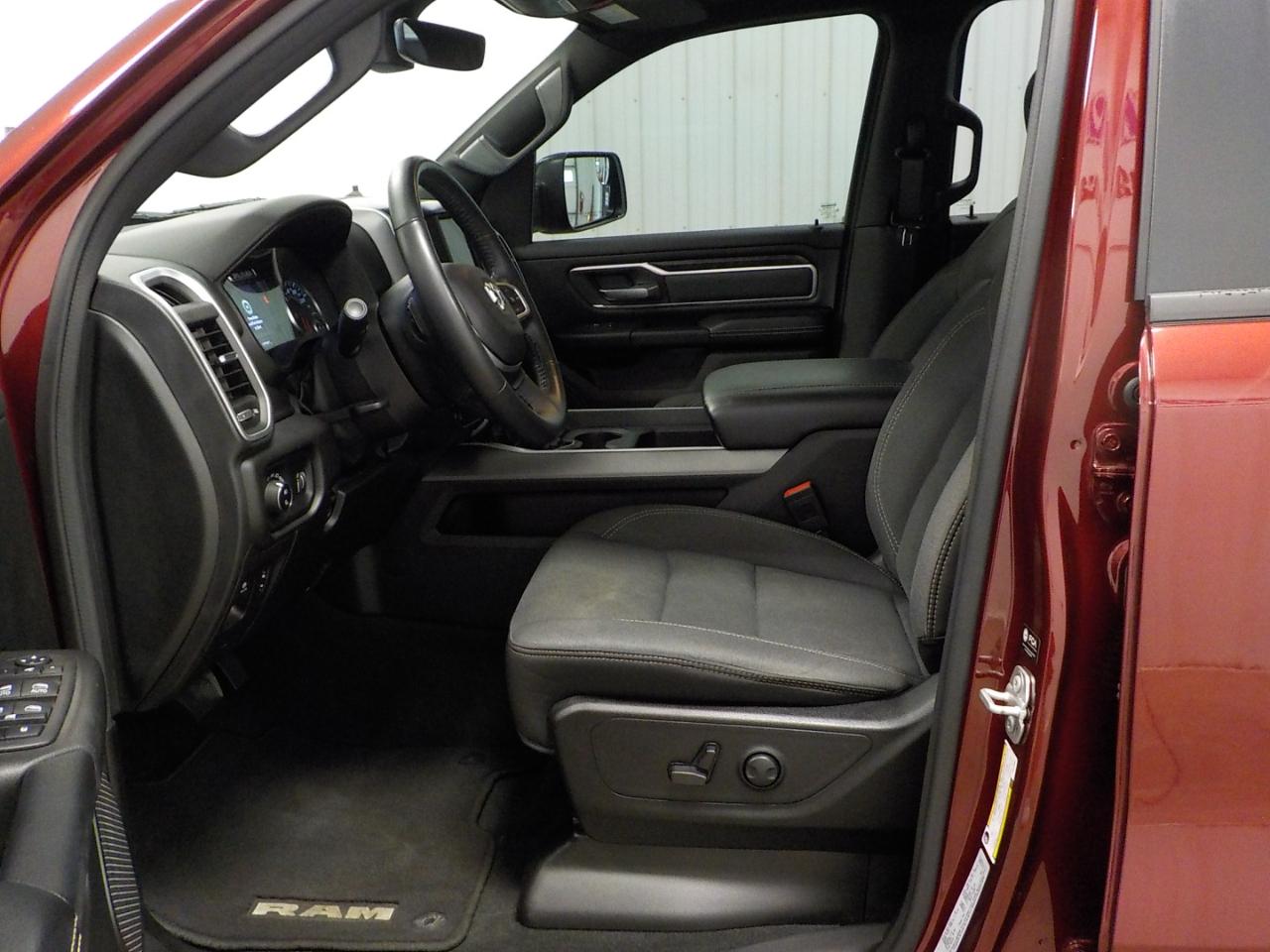 RAM 1500 Big Horn 4x4 Crew Cab 6'4" Box 2023