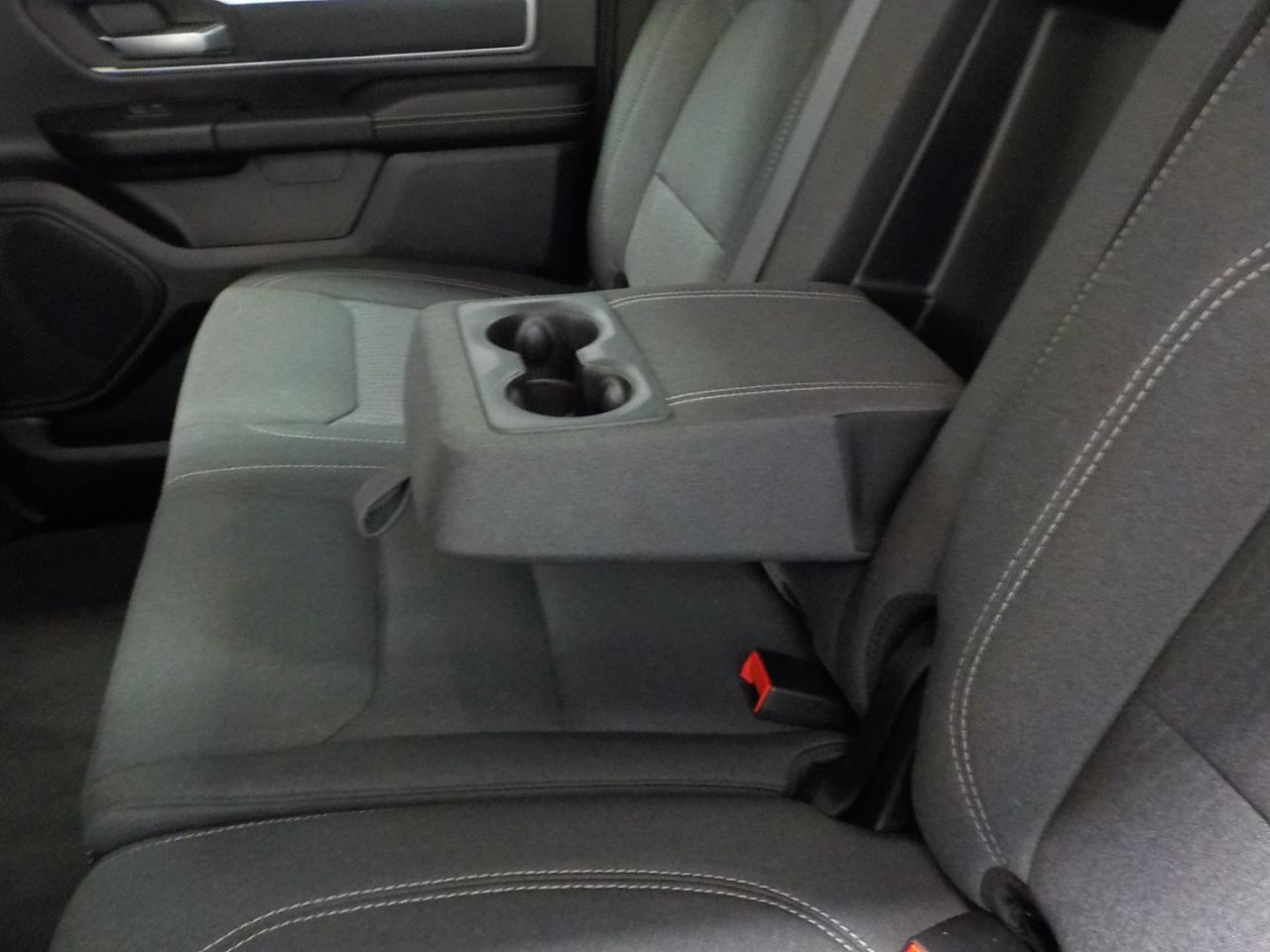 RAM 1500 Big Horn 4x4 Crew Cab 6'4" Box 2023