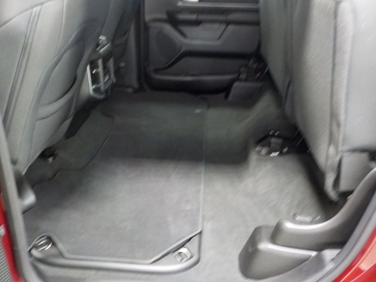 RAM 1500 Big Horn 4x4 Crew Cab 6'4" Box 2023