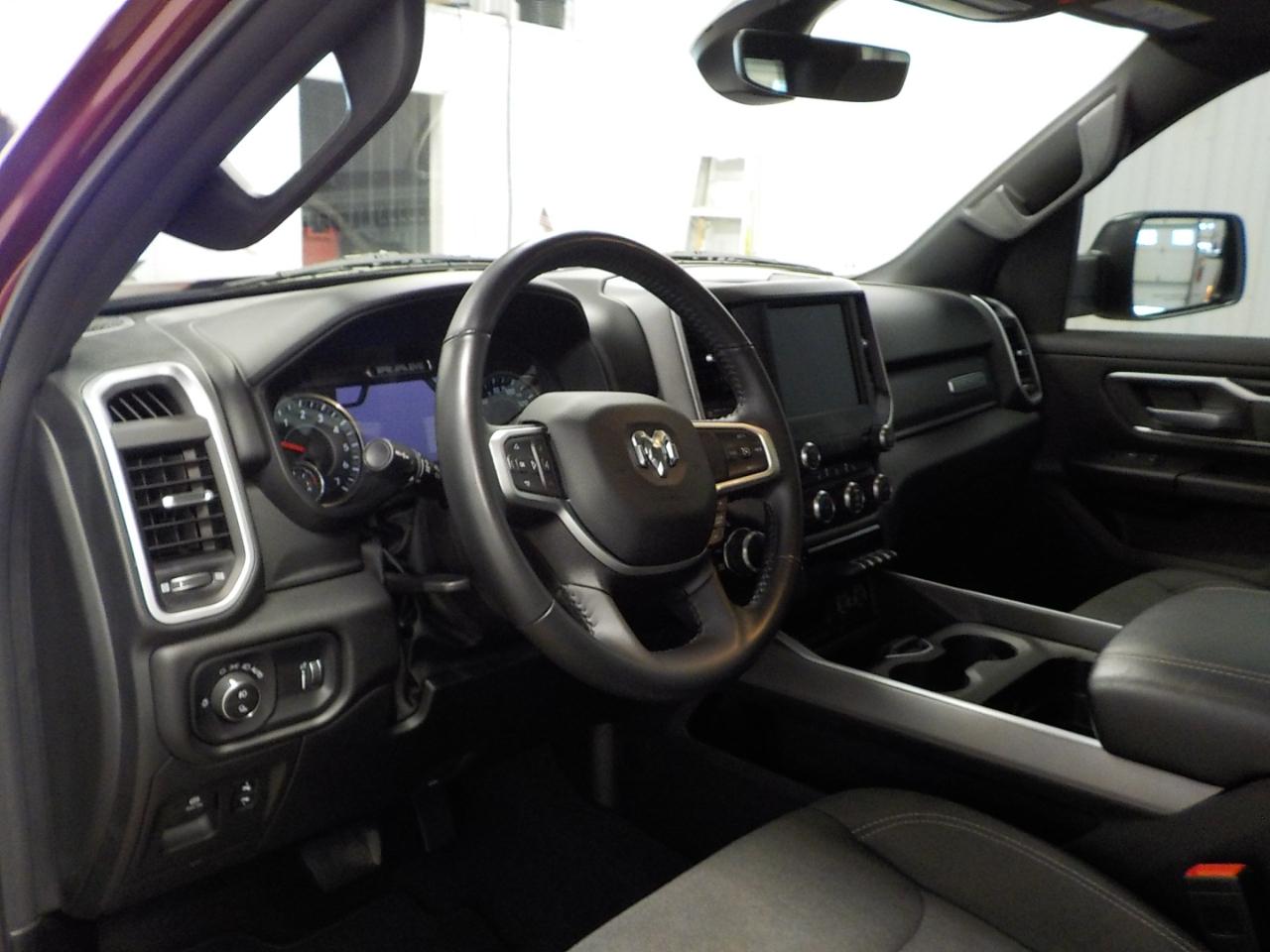 RAM 1500 Big Horn 4x4 Crew Cab 6'4" Box 2023