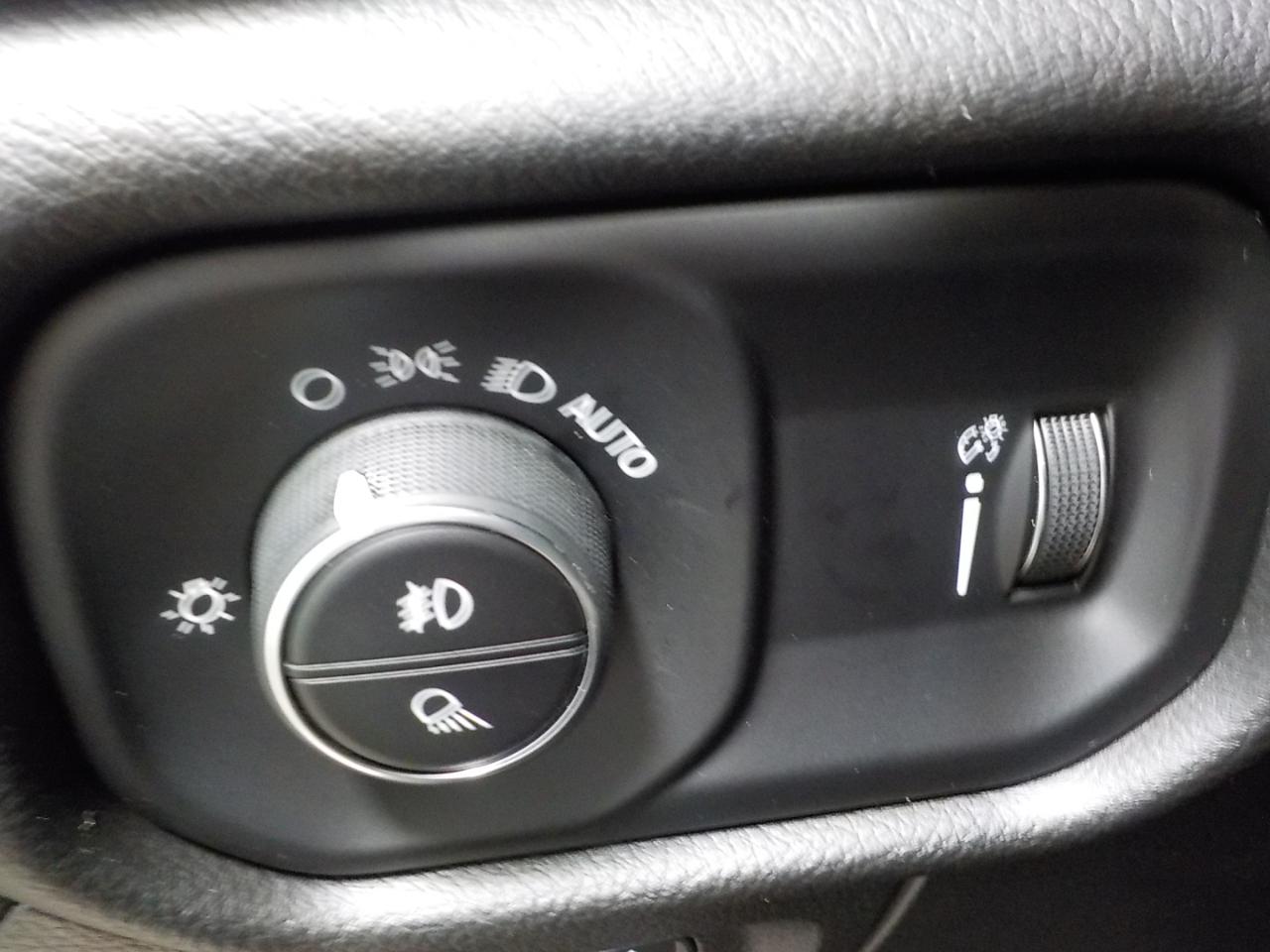 RAM 1500 Big Horn 4x4 Crew Cab 6'4" Box 2023