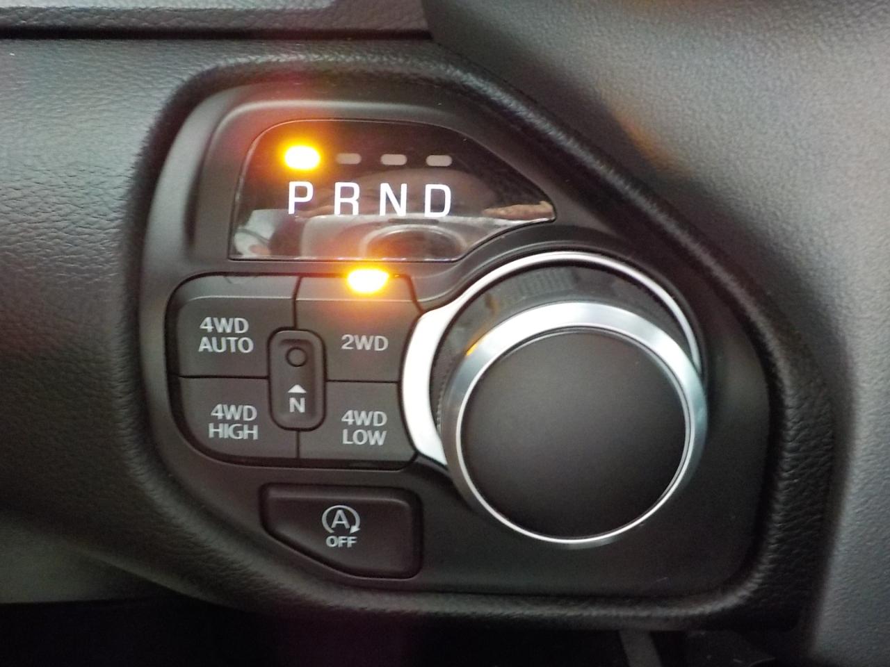 RAM 1500 Big Horn 4x4 Crew Cab 6'4" Box 2023