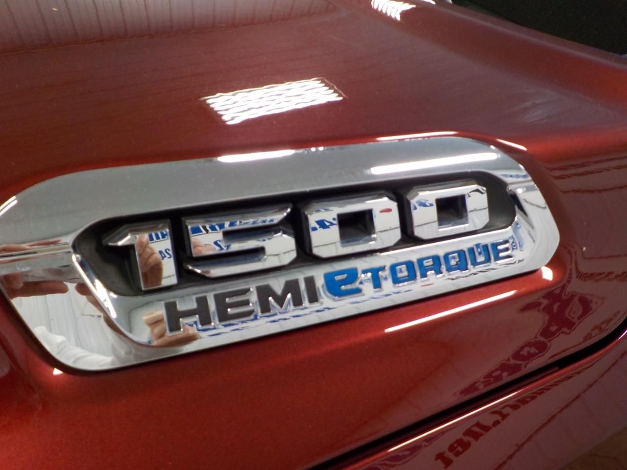 RAM 1500 Big Horn 4x4 Crew Cab 6'4" Box 2023