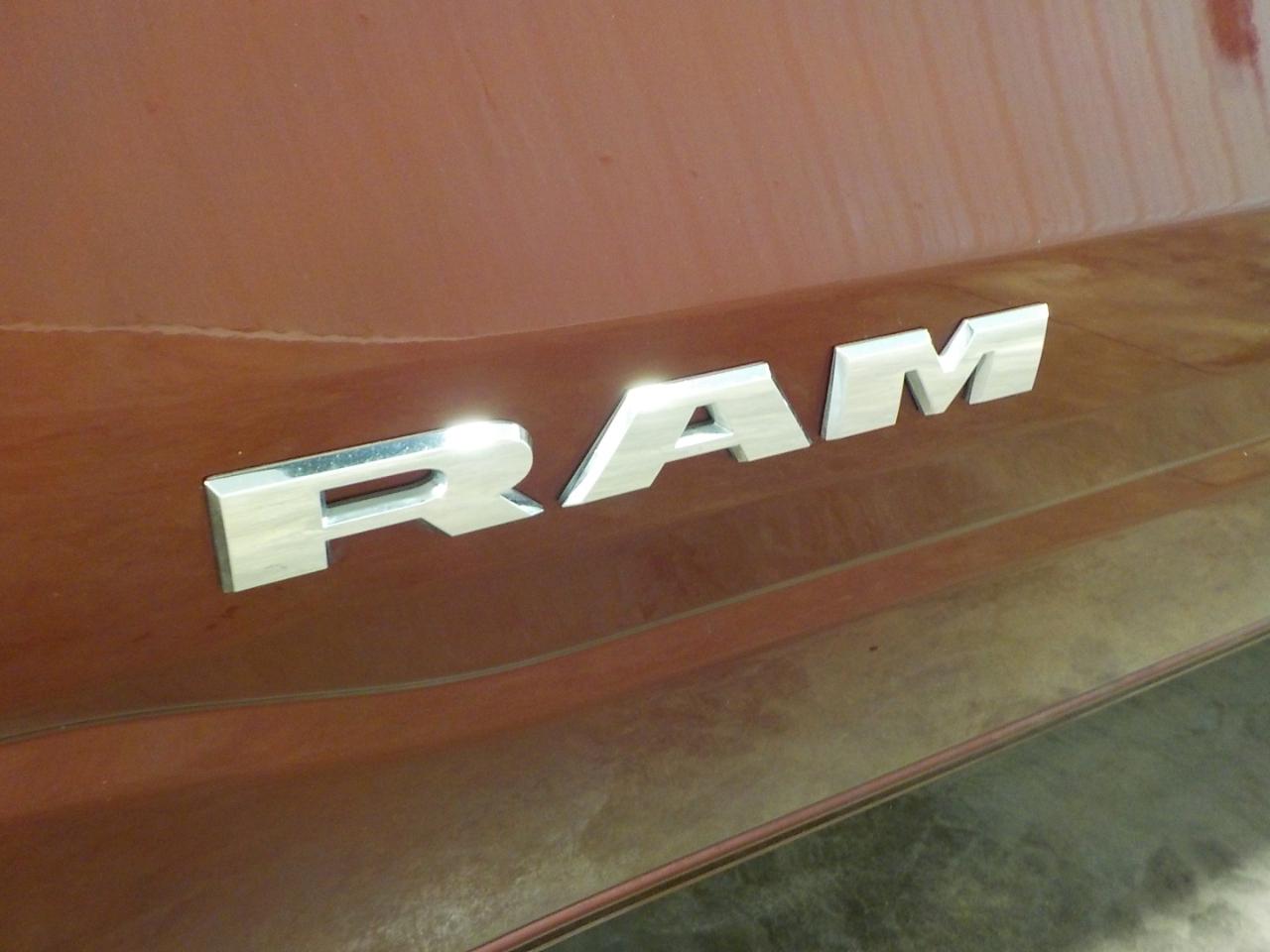 RAM 1500 Big Horn 4x4 Crew Cab 6'4" Box 2023