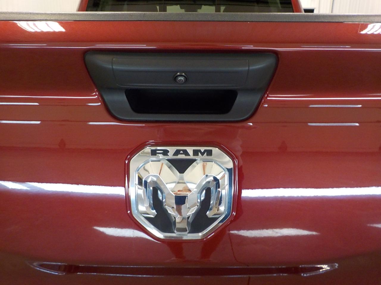 RAM 1500 Big Horn 4x4 Crew Cab 6'4" Box 2023