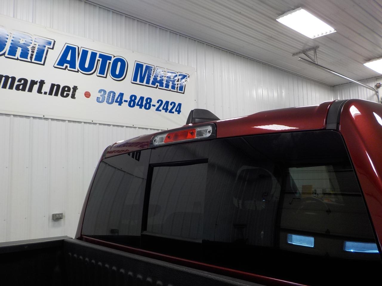 RAM 1500 Big Horn 4x4 Crew Cab 6'4" Box 2023