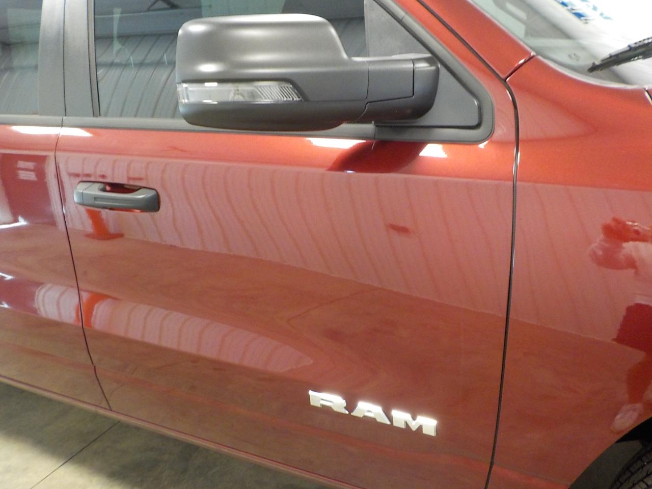 RAM 1500 Big Horn 4x4 Crew Cab 6'4" Box 2023