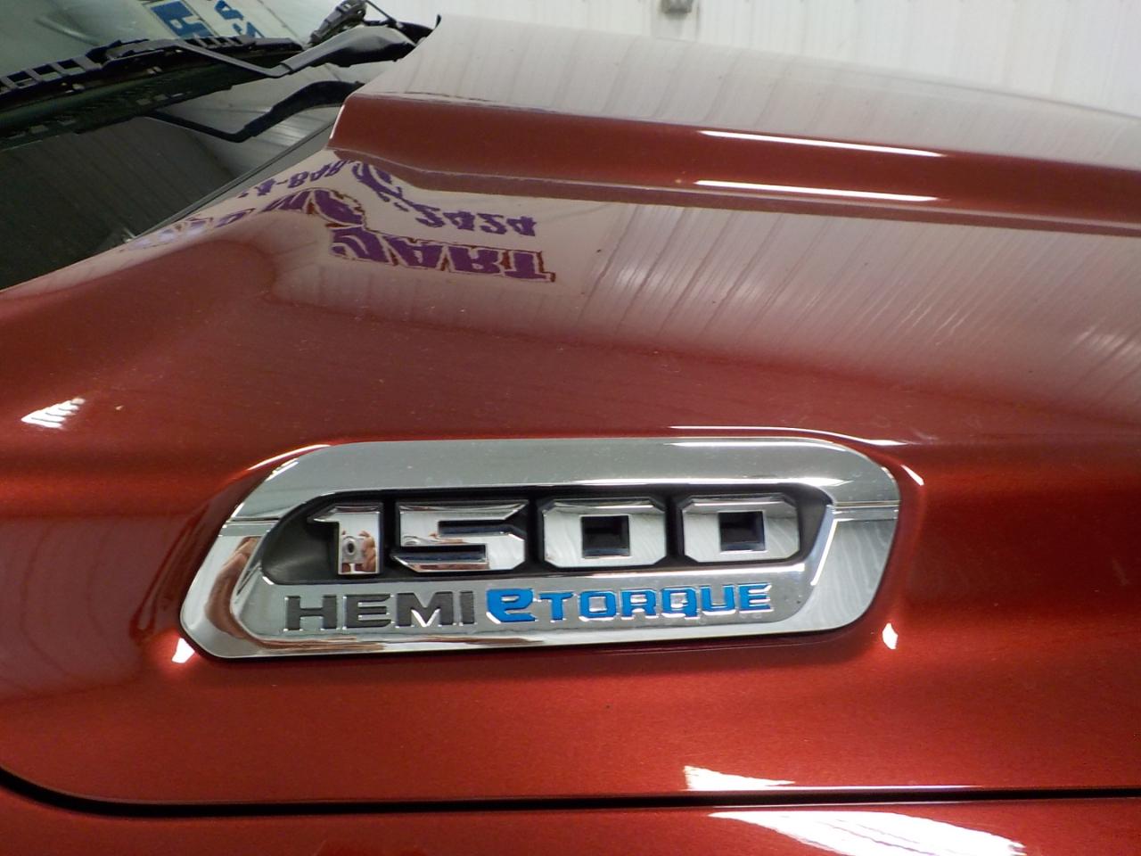 RAM 1500 Big Horn 4x4 Crew Cab 6'4" Box 2023