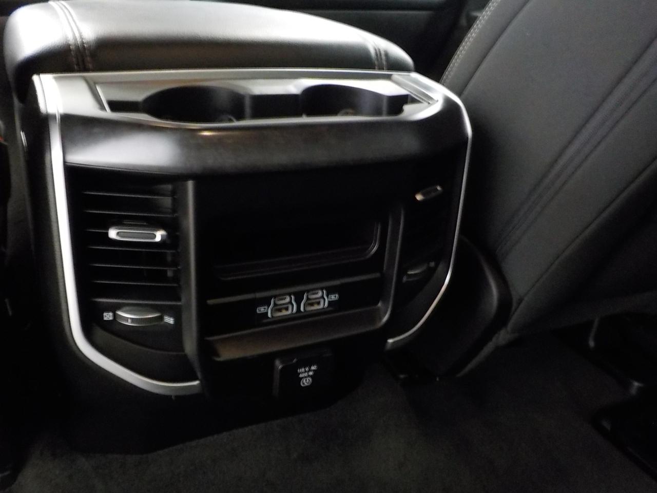 RAM 1500 Big Horn 4x4 Crew Cab 6'4" Box 2022