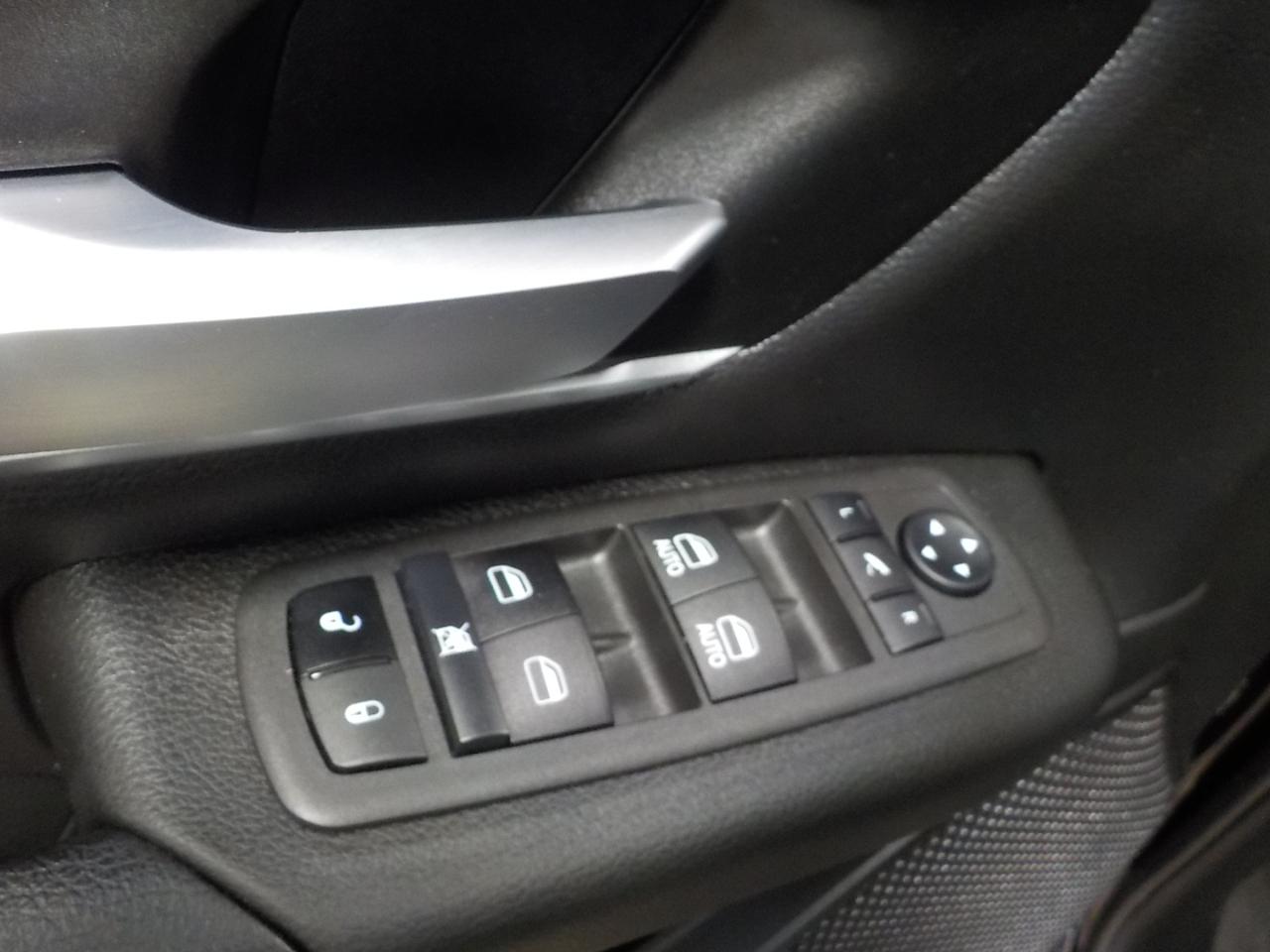 RAM 1500 Big Horn 4x4 Crew Cab 6'4" Box 2022