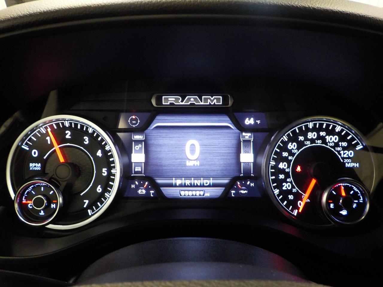 RAM 1500 Big Horn 4x4 Crew Cab 6'4" Box 2022