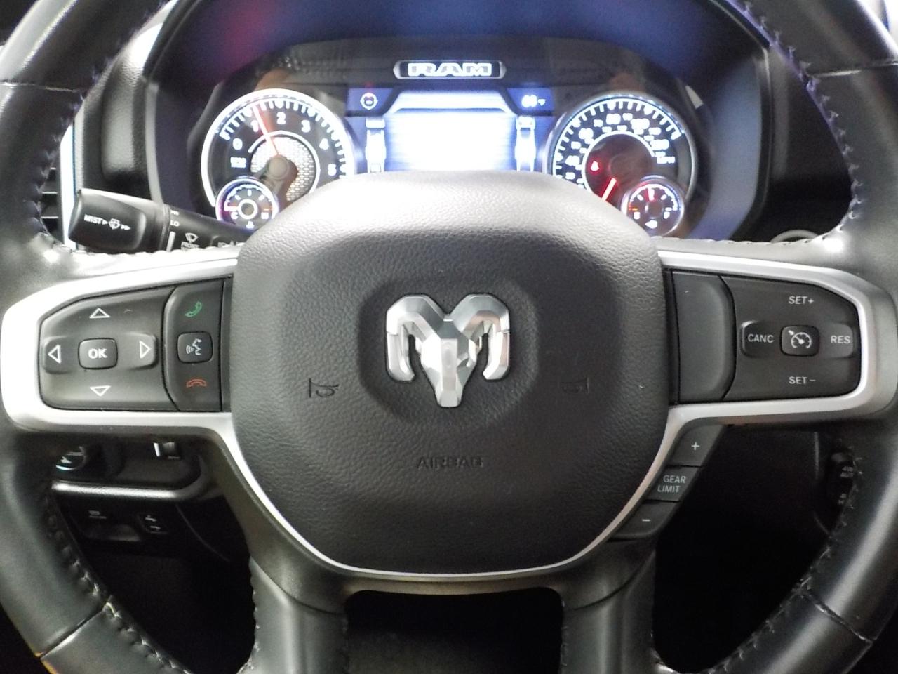 RAM 1500 Big Horn 4x4 Crew Cab 6'4" Box 2022