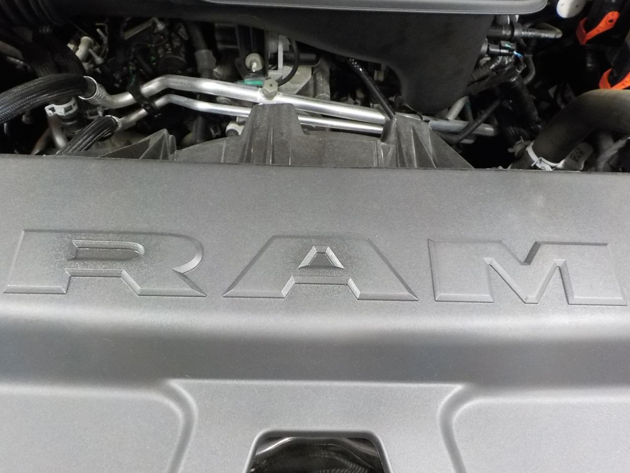 RAM 1500 Big Horn 4x4 Crew Cab 6'4" Box 2022