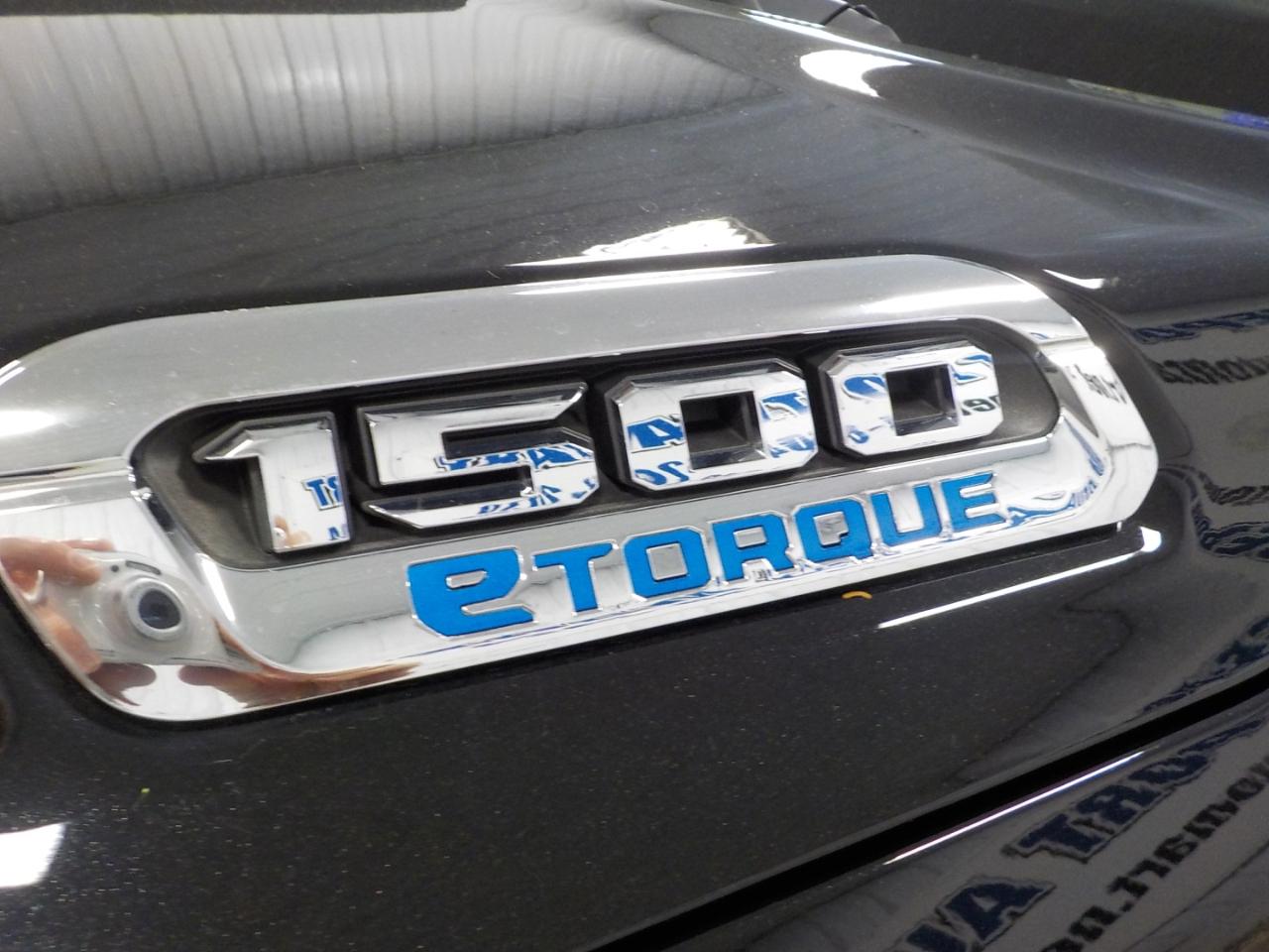 RAM 1500 Big Horn 4x4 Crew Cab 6'4" Box 2022