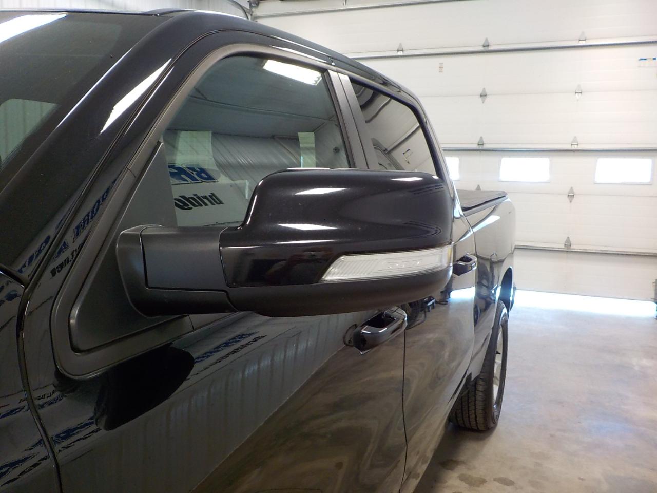 RAM 1500 Big Horn 4x4 Crew Cab 6'4" Box 2022