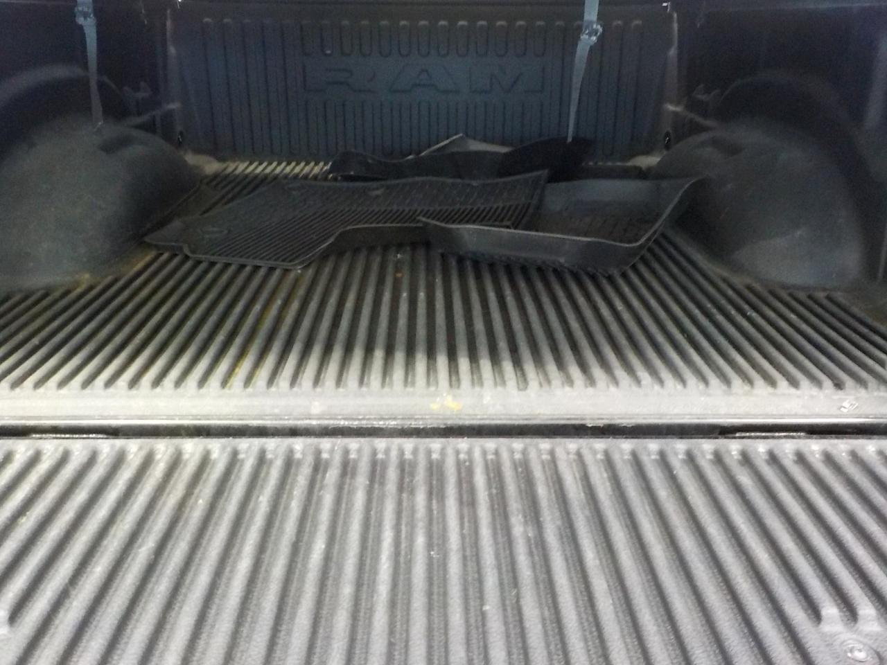 RAM 1500 Big Horn 4x4 Crew Cab 6'4" Box 2022