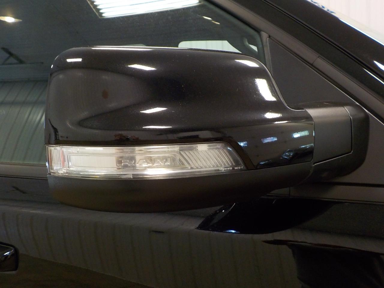 RAM 1500 Big Horn 4x4 Crew Cab 6'4" Box 2022