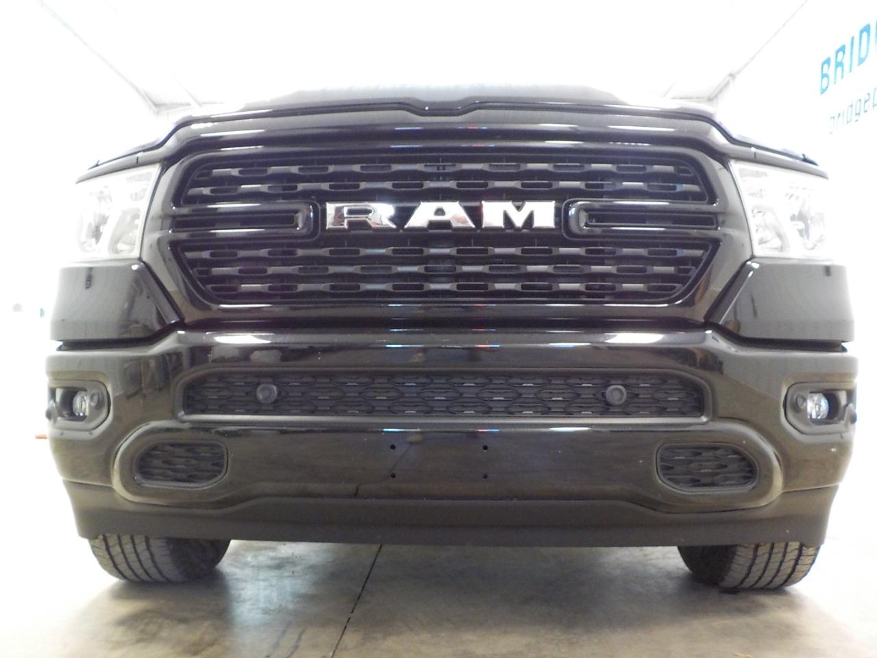 RAM 1500 Big Horn 4x4 Crew Cab 6'4" Box 2022