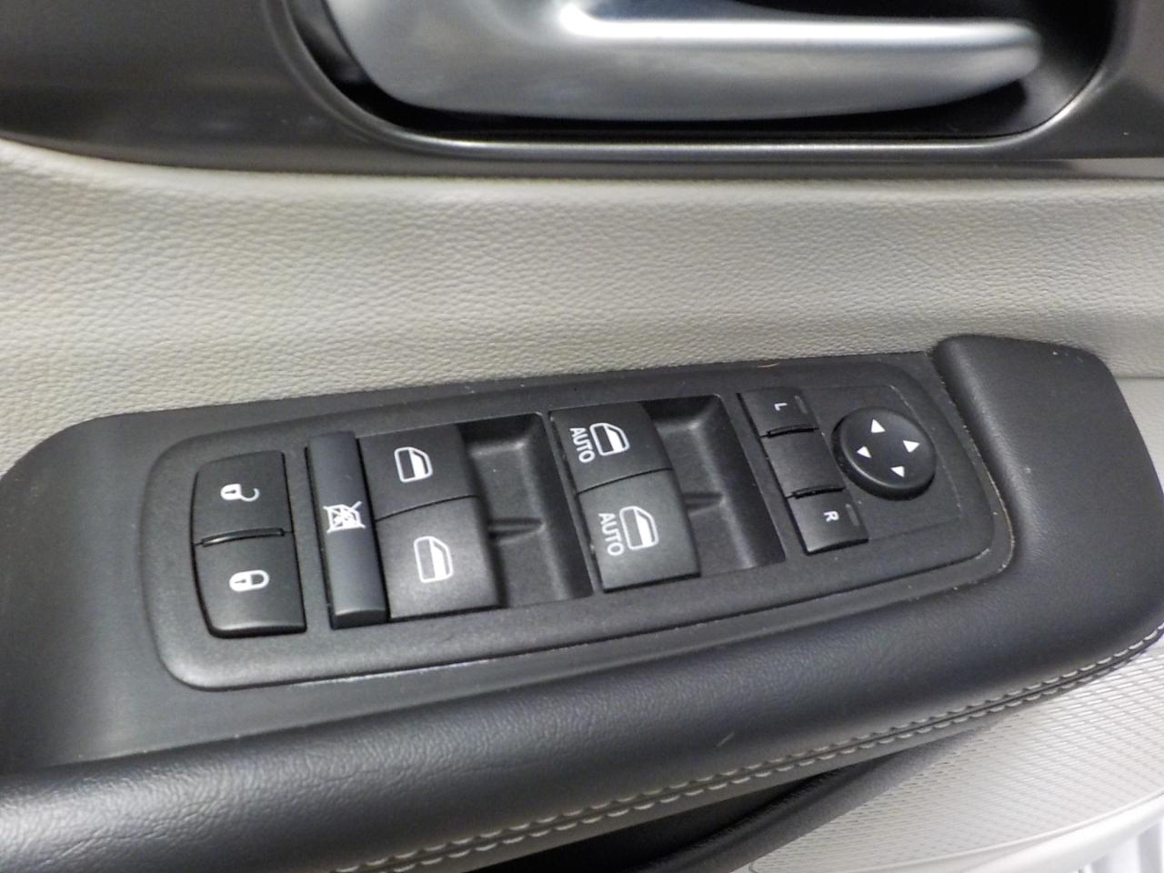 Chrysler Pacifica Touring L FWD 2024