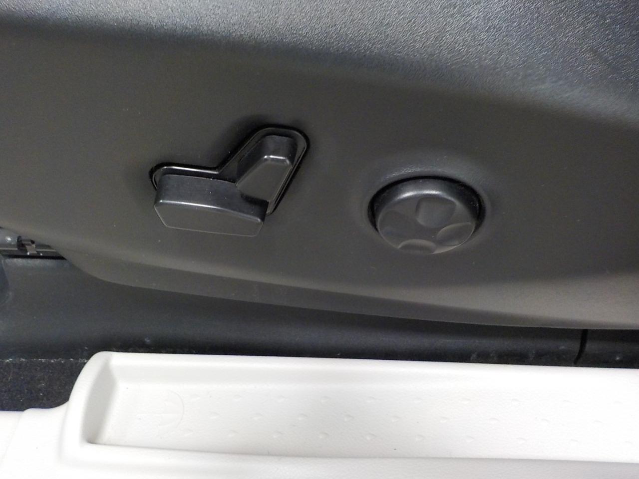 Chrysler Pacifica Touring L FWD 2024