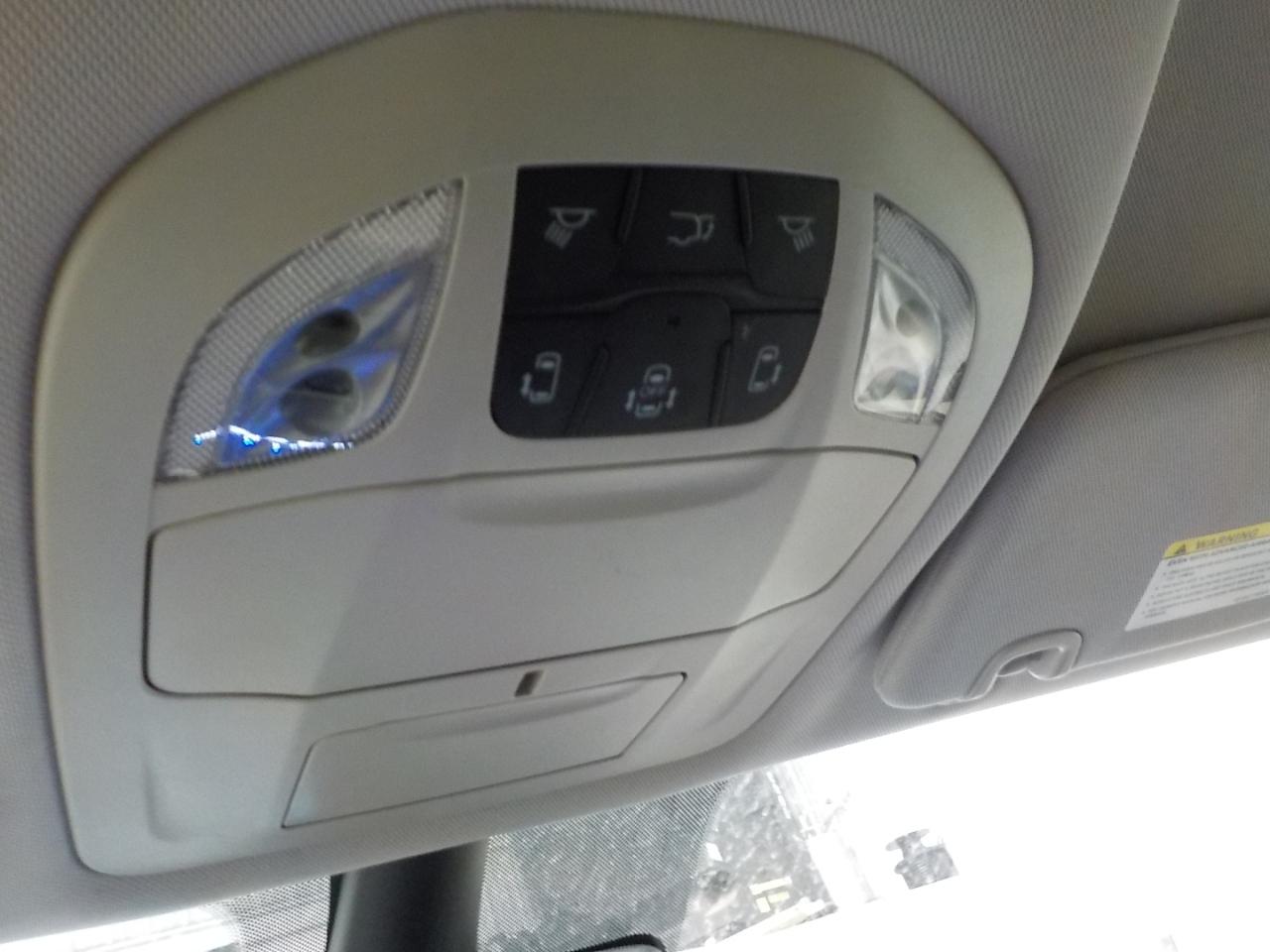 Chrysler Pacifica Touring L FWD 2024