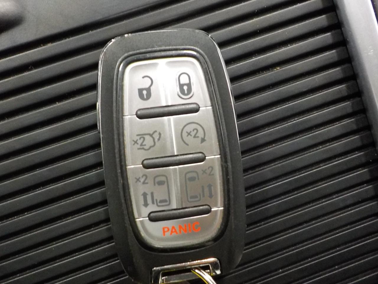 Chrysler Pacifica Touring L FWD 2024