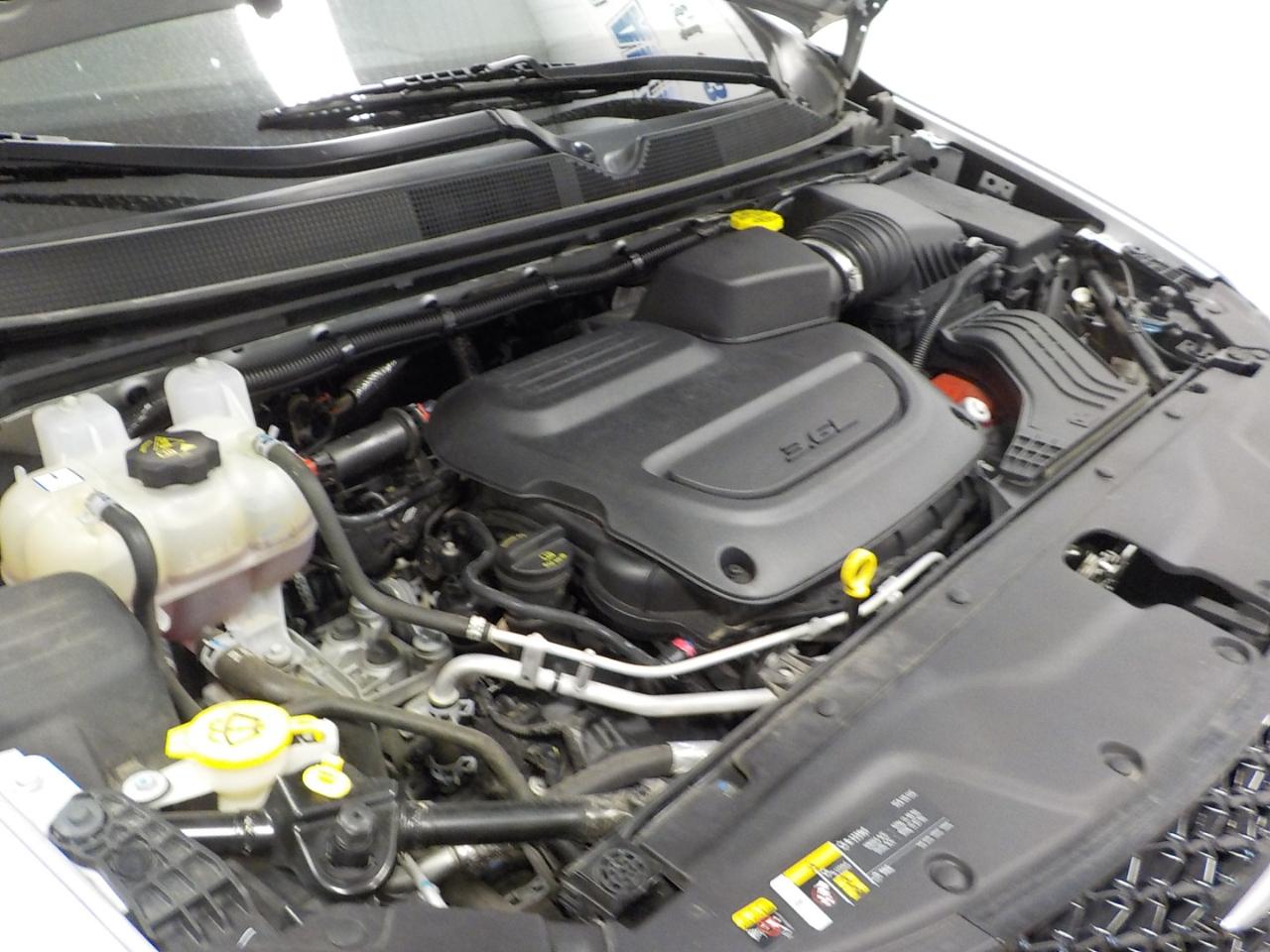 Chrysler Pacifica Touring L FWD 2024