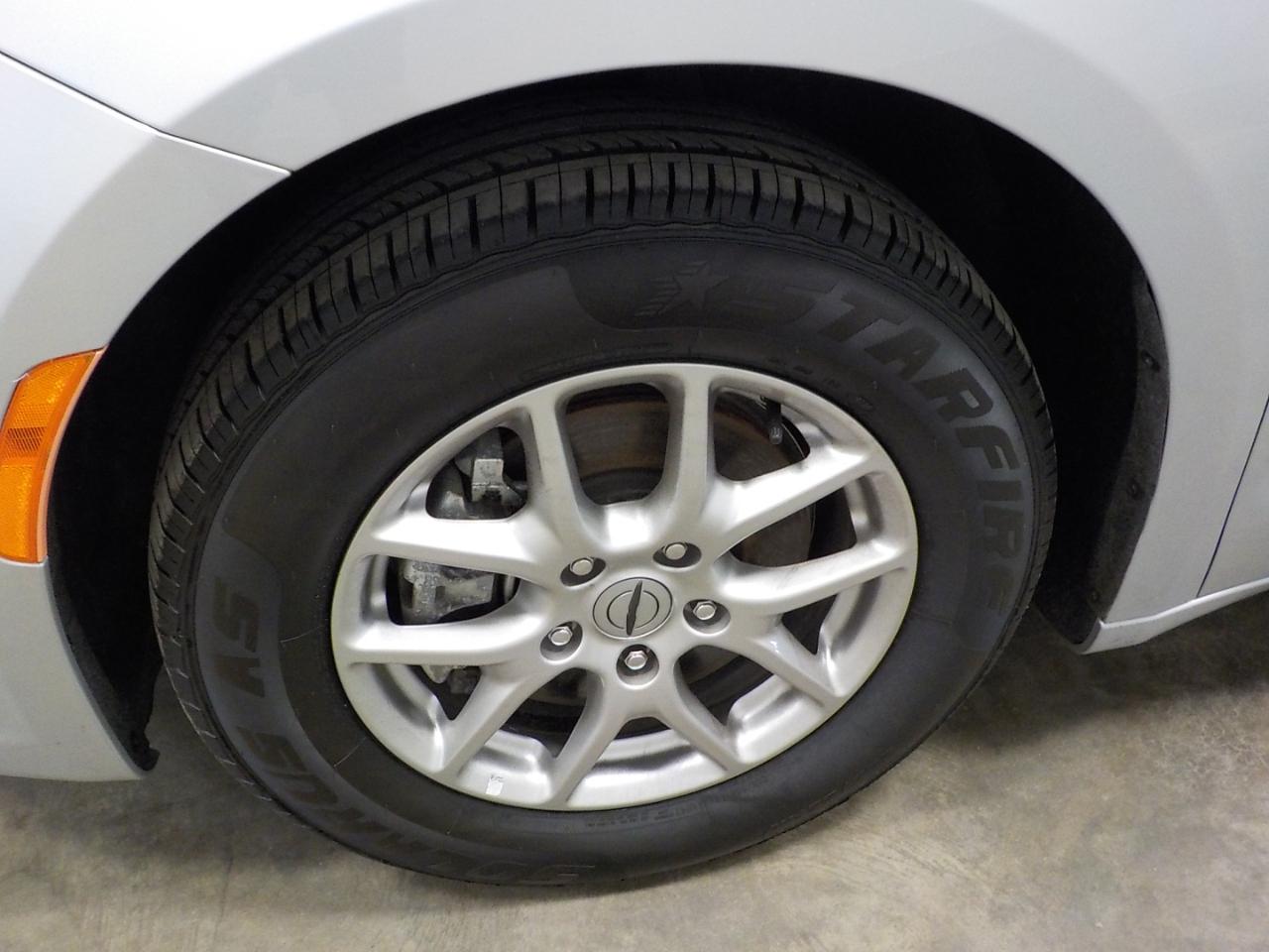 Chrysler Pacifica Touring L FWD 2024