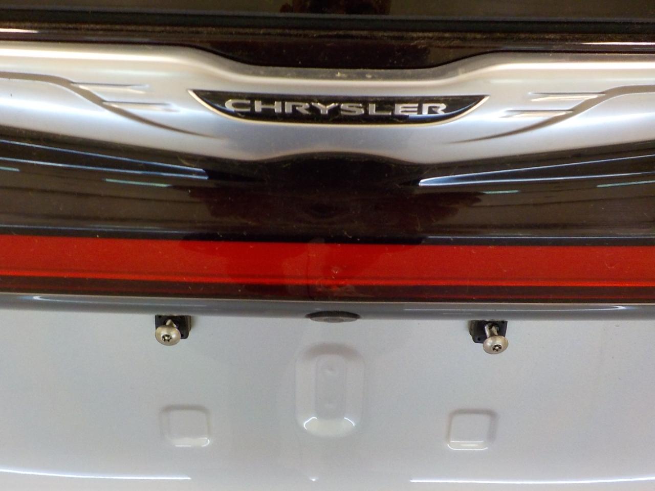 Chrysler Pacifica Touring L FWD 2024