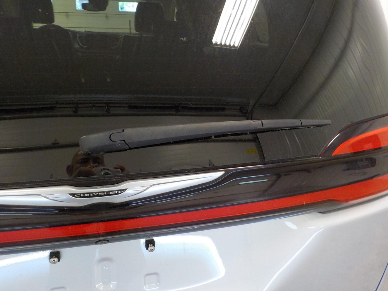 Chrysler Pacifica Touring L FWD 2024