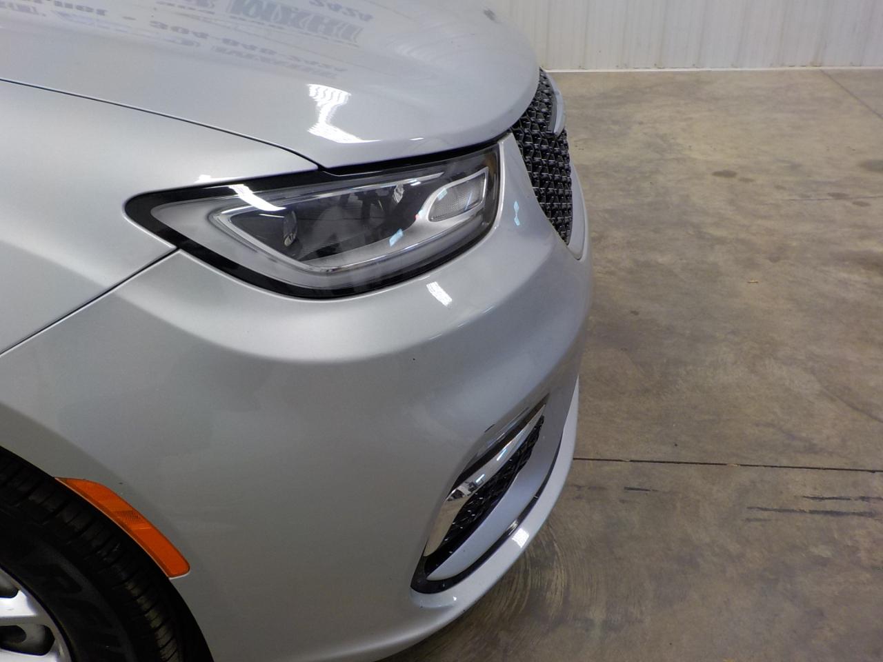 Chrysler Pacifica Touring L FWD 2024