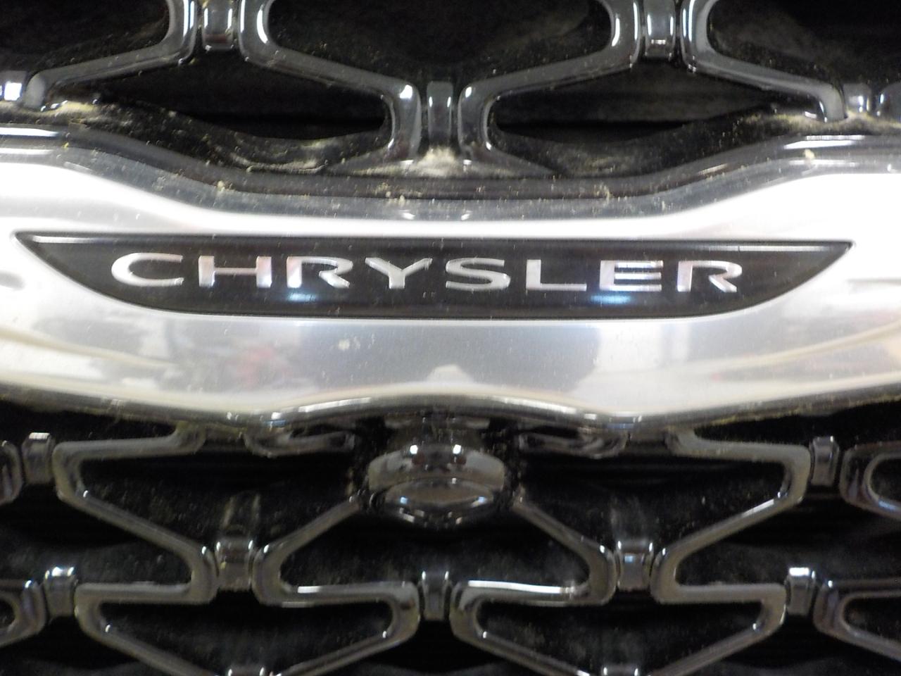 Chrysler Pacifica Touring L FWD 2024