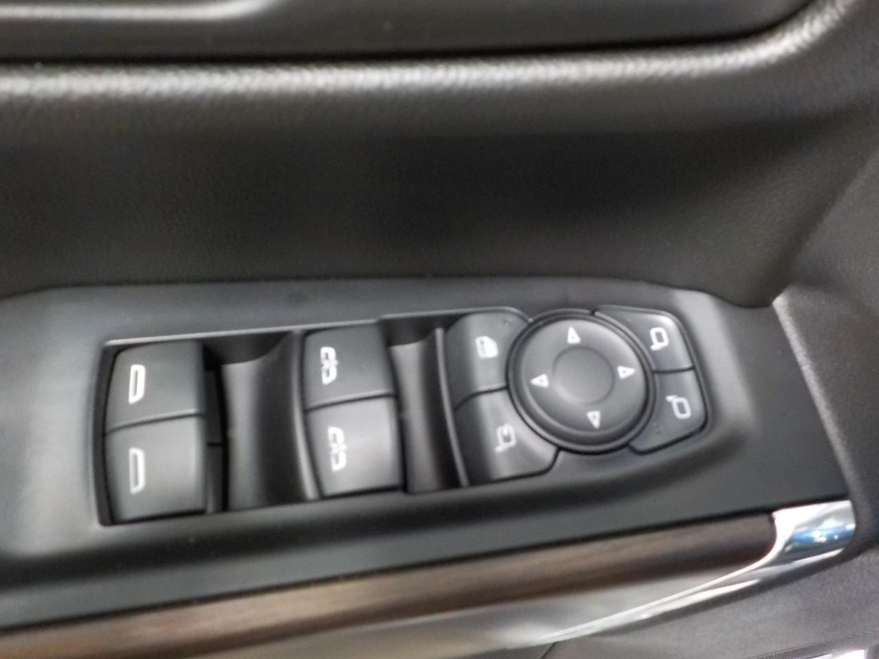 GMC Sierra 1500 4WD Crew Cab 147" SLT 2020