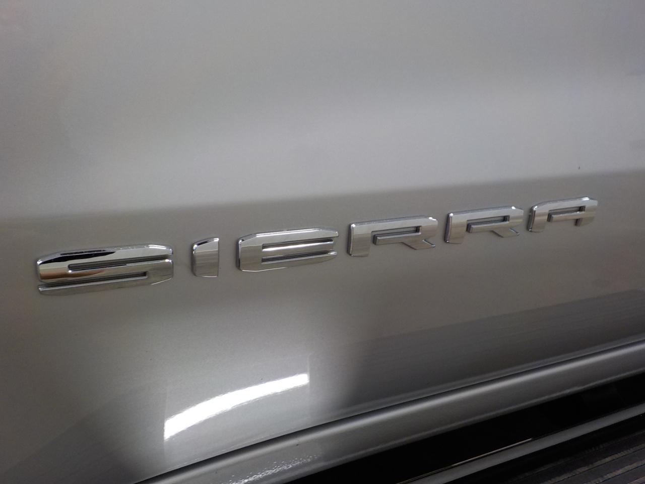 GMC Sierra 1500 4WD Crew Cab 147" SLT 2020