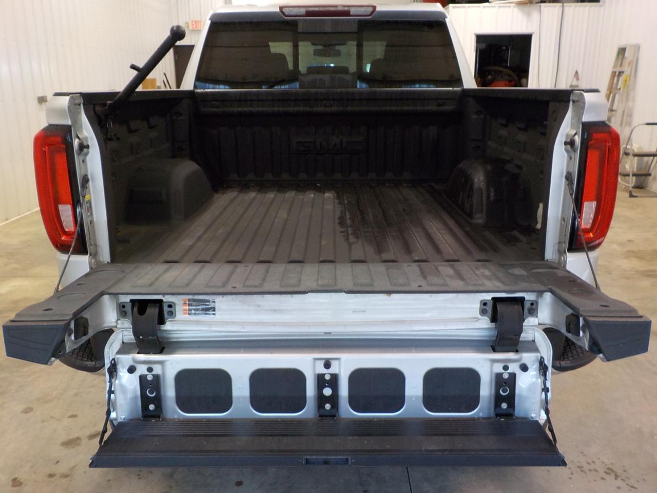 GMC Sierra 1500 4WD Crew Cab 147" SLT 2020