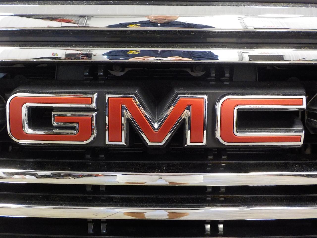 GMC Sierra 1500 4WD Crew Cab 147" SLT 2020