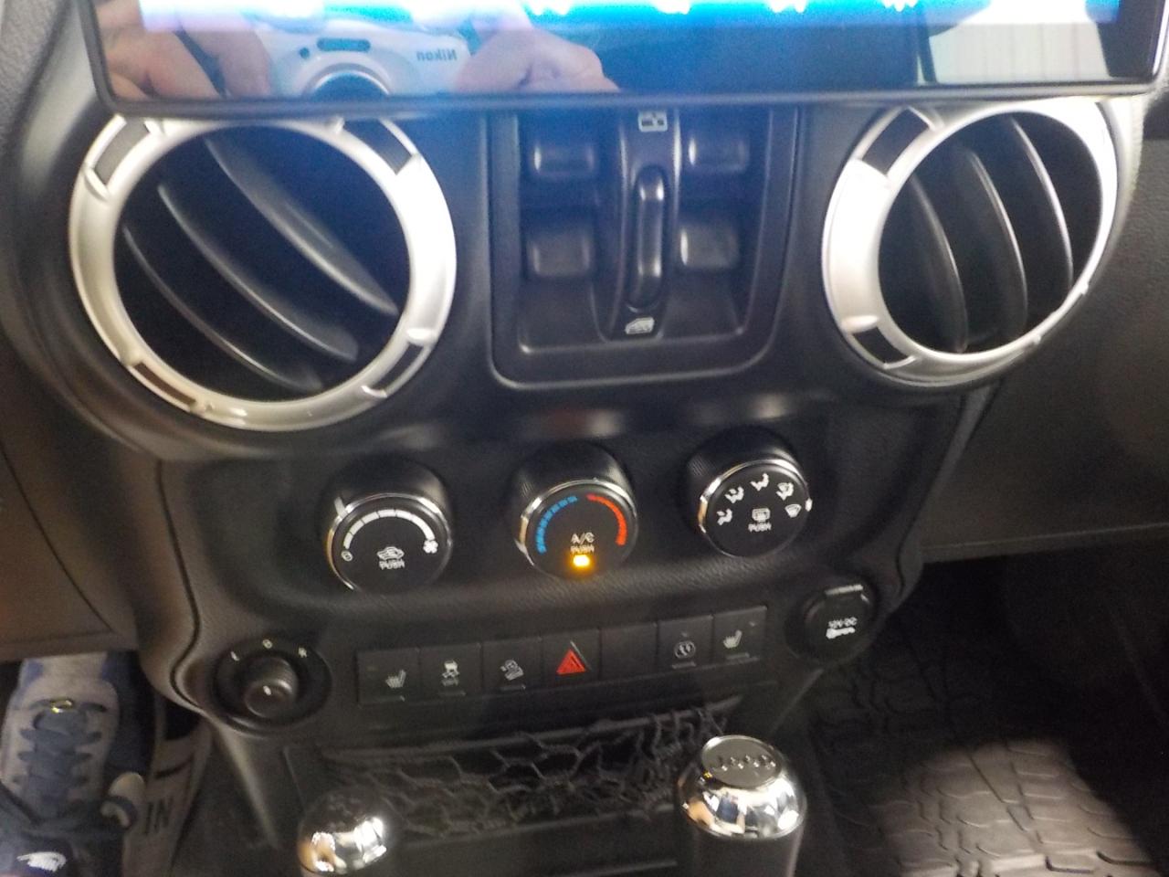 Jeep Wrangler Unlimited 4WD 4dr Rubicon X 2014