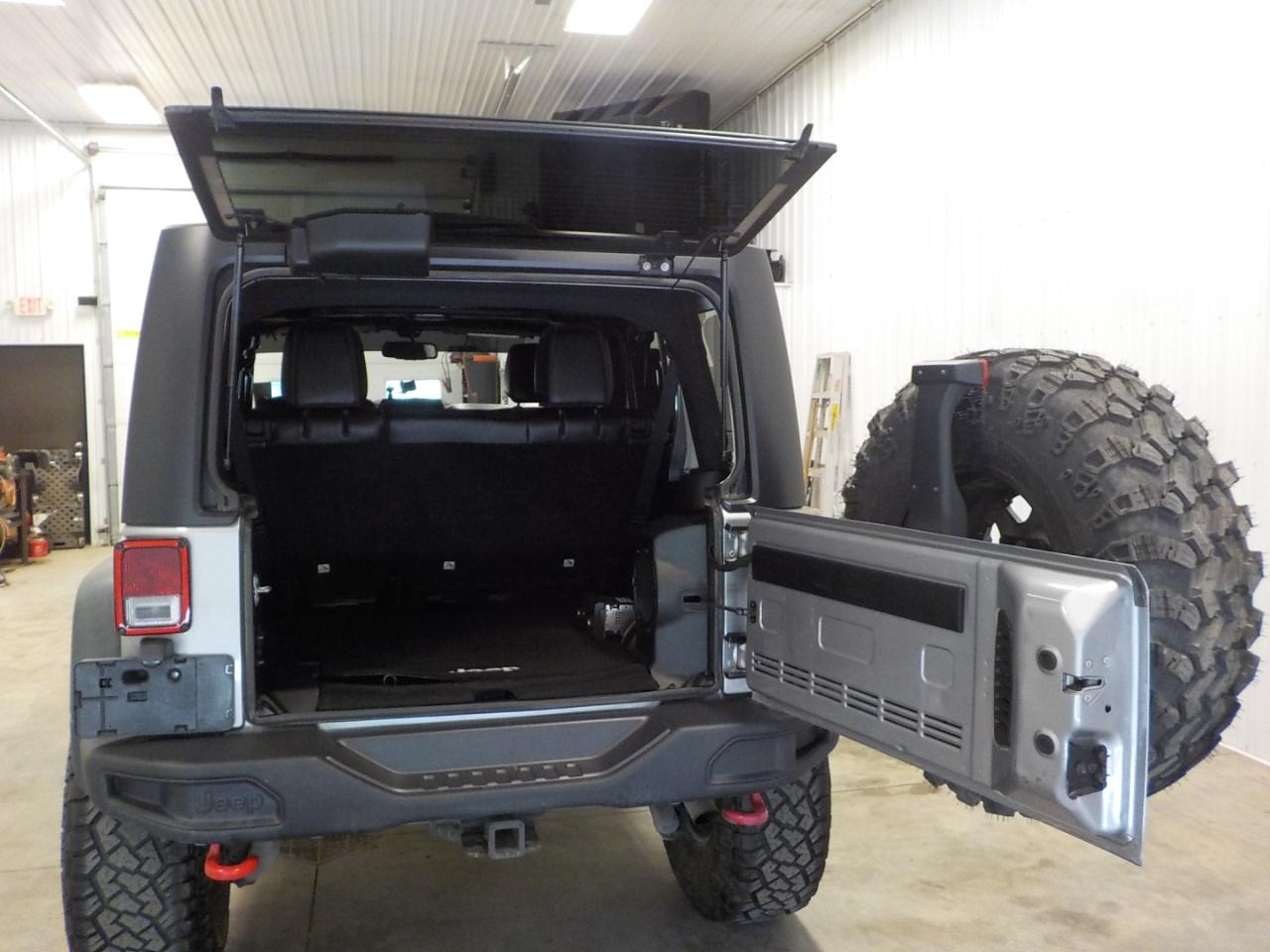 Jeep Wrangler Unlimited 4WD 4dr Rubicon X 2014