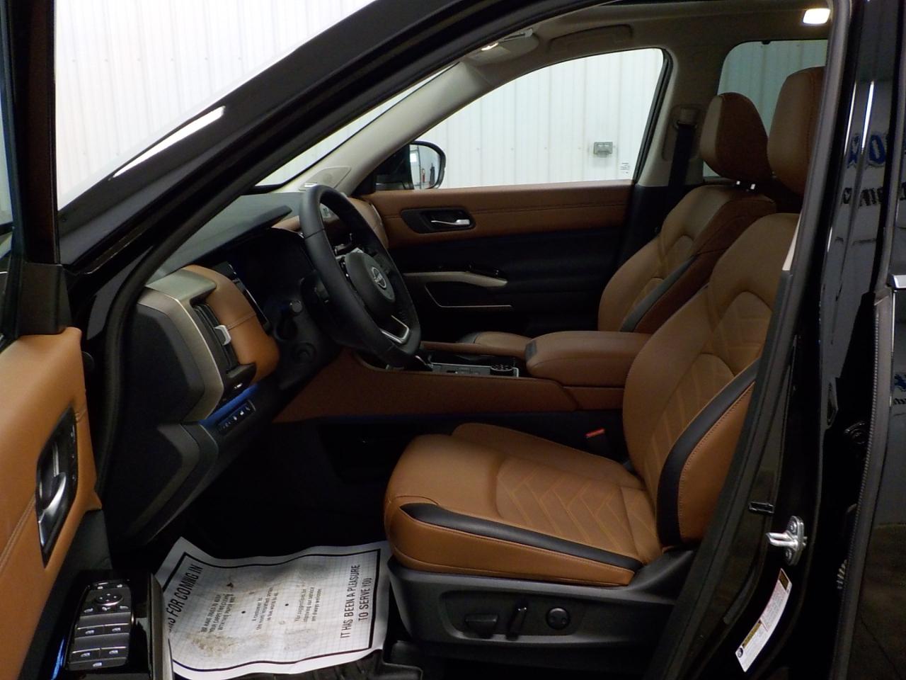 Nissan Pathfinder Platinum 4WD 2025