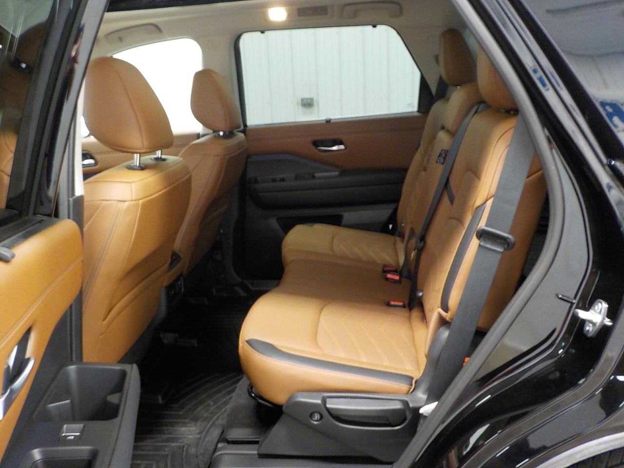 Nissan Pathfinder Platinum 4WD 2025