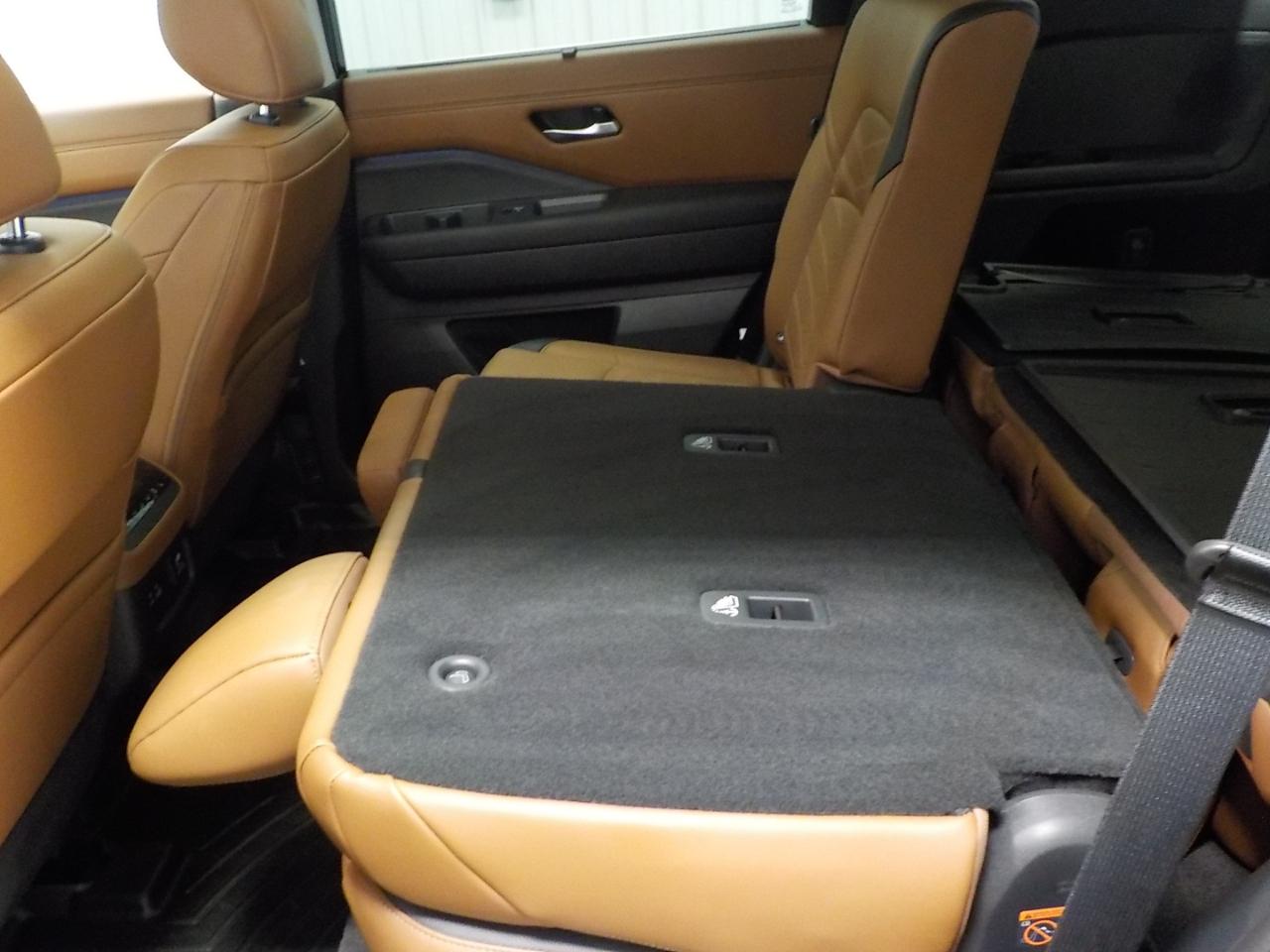 Nissan Pathfinder Platinum 4WD 2025