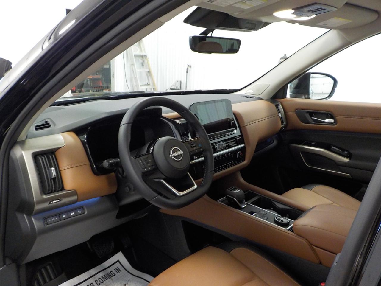 Nissan Pathfinder Platinum 4WD 2025