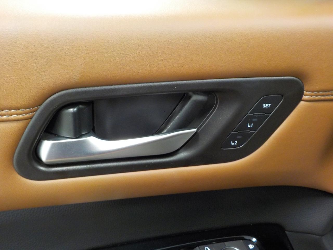 Nissan Pathfinder Platinum 4WD 2025