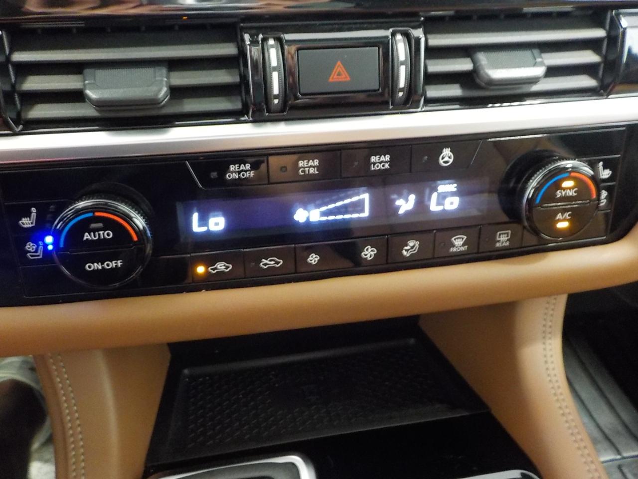 Nissan Pathfinder Platinum 4WD 2025