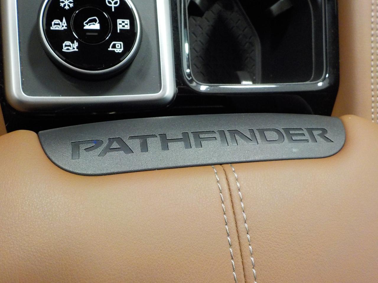 Nissan Pathfinder Platinum 4WD 2025