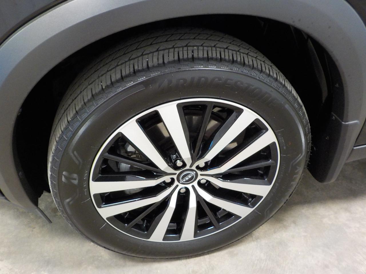 Nissan Pathfinder Platinum 4WD 2025