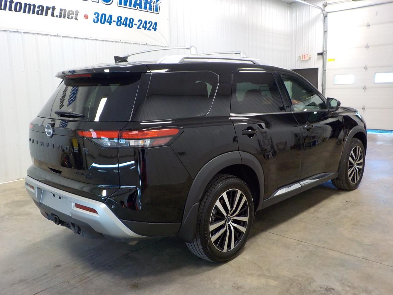 Nissan Pathfinder Platinum 4WD 2025